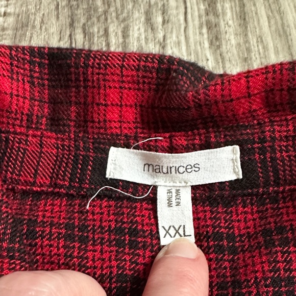 Maurice’s Red Plaid Women’s Button Down Top - Picture 2 of 2